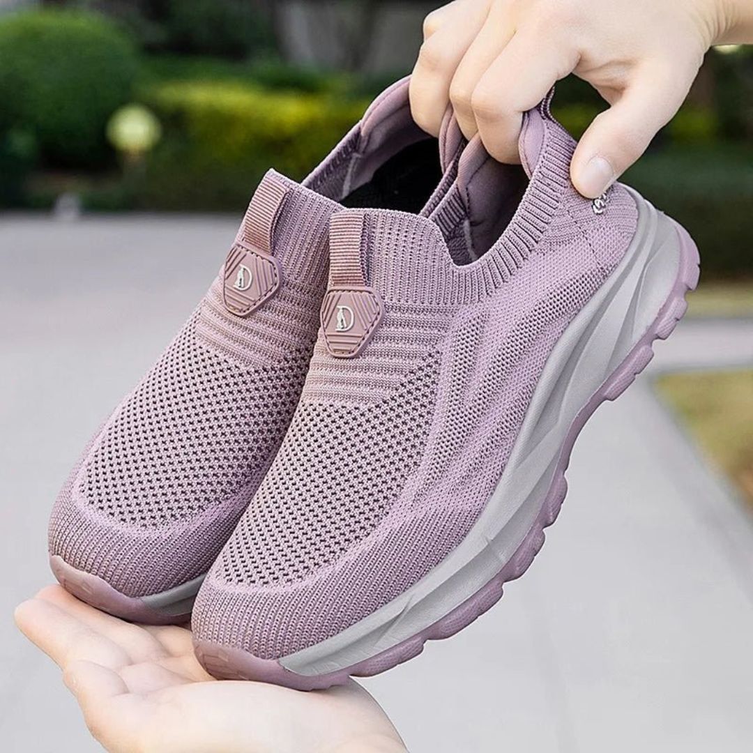 OrthoWalk - Ortopediska Slip-On Stickade Sneakers