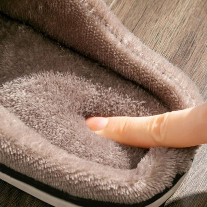 Fodrade innetofflor i läder – värmande foder och halkfri sula